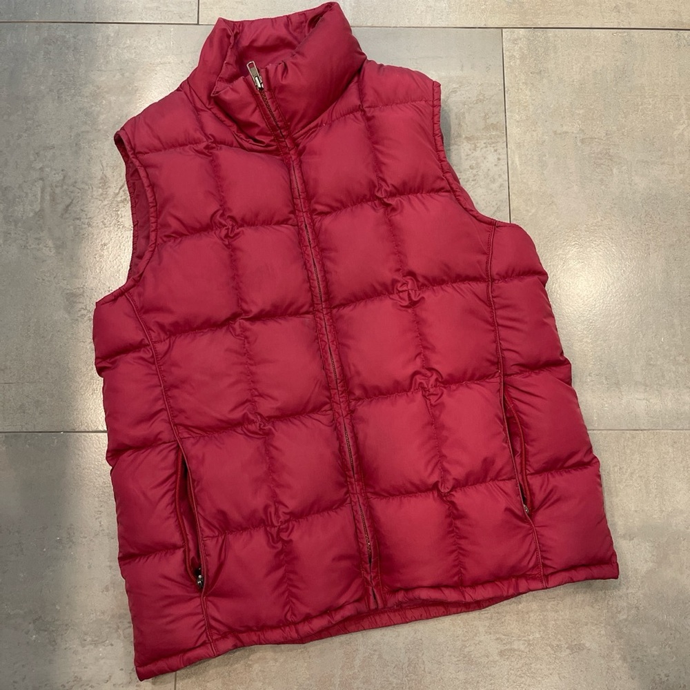 Vintage brick red/ maroon puffer vest Eddie Bauer size xs. Goosedown
